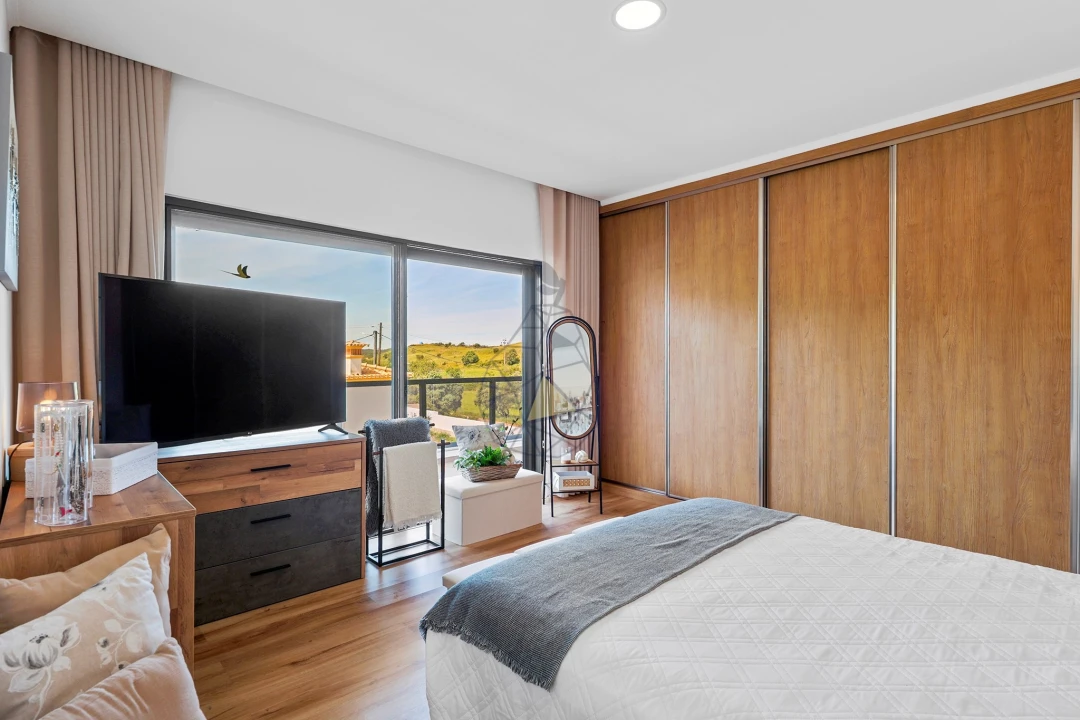 Moradia T4 para Venda em Mexilhoeira Grande Foto 41