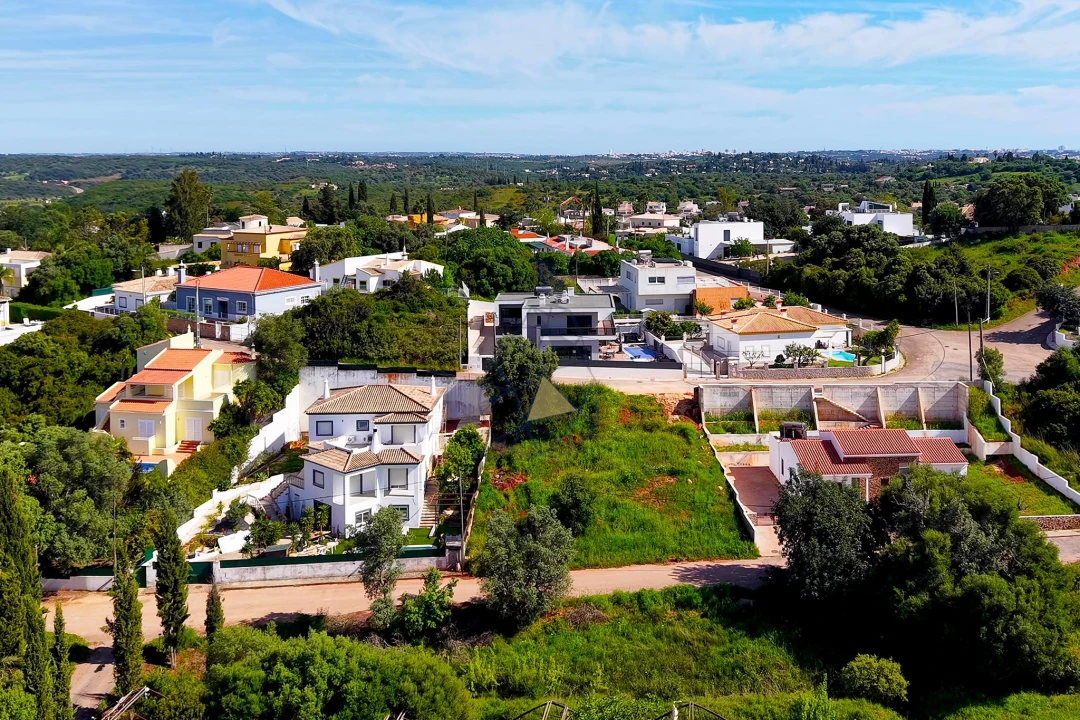 Moradia T4 para Venda em Mexilhoeira Grande Foto 68