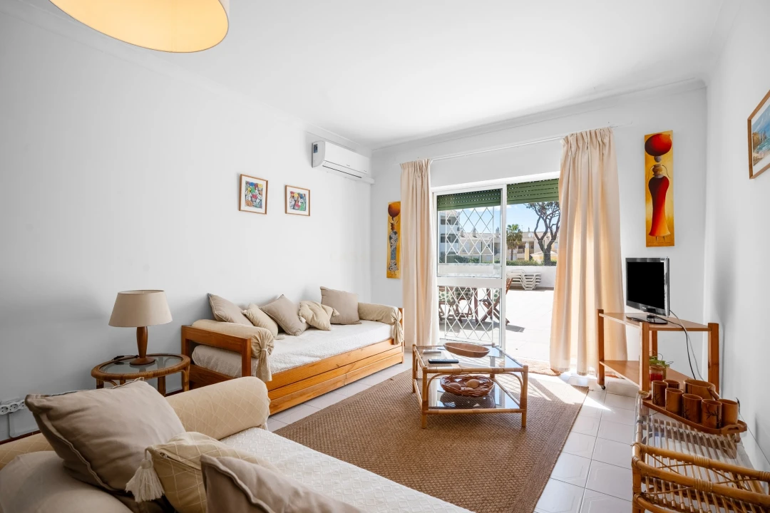 Apartamento T2 para Venda em Quarteira Foto 4