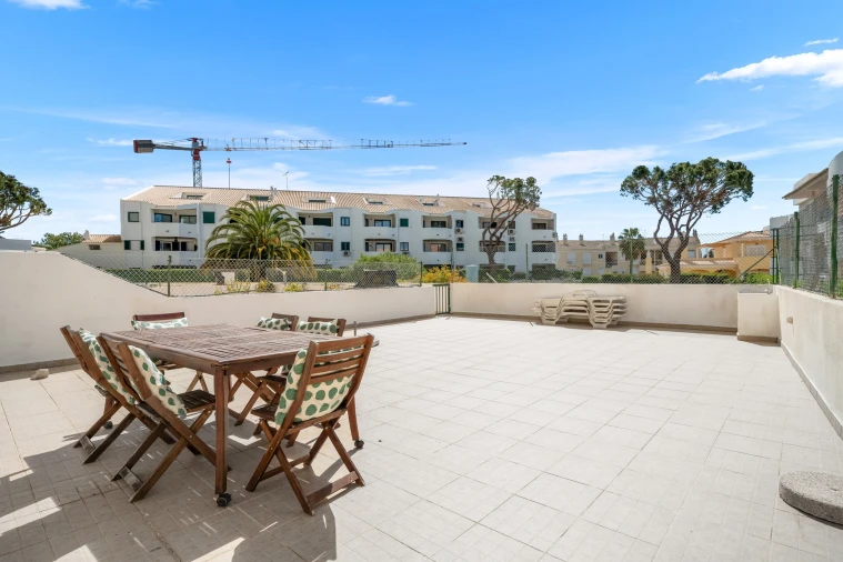 Apartamento T2 para Venda em Quarteira Foto 22