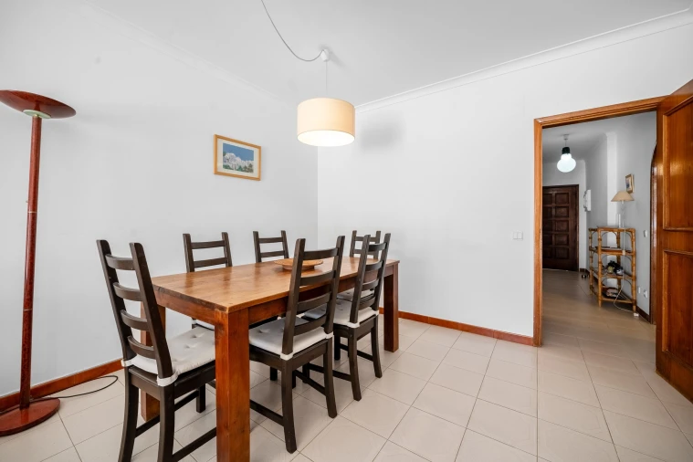 Apartamento T2 para Venda em Quarteira Foto 2