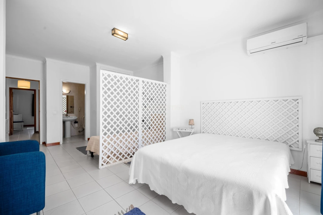 Apartamento T2 para Venda em Quarteira Foto 16