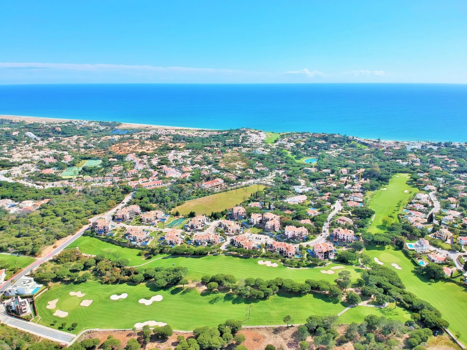 Moradia T4 para Venda em Almancil Foto 4