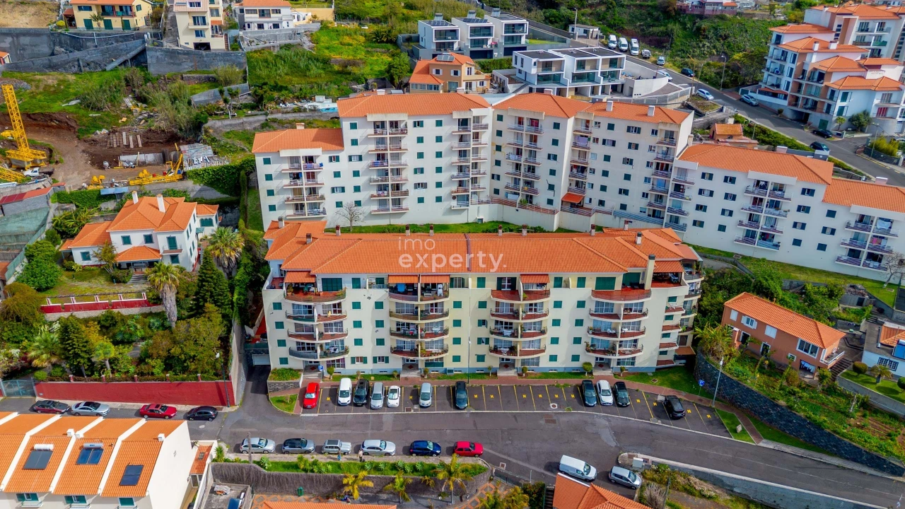 Apartamento T1 para Venda em Caniço Foto 1