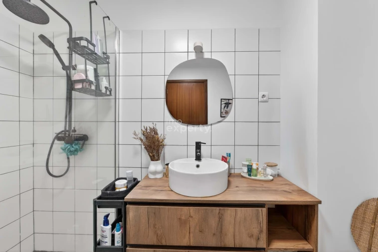 Apartamento T1 para Venda em Caniço Foto 11