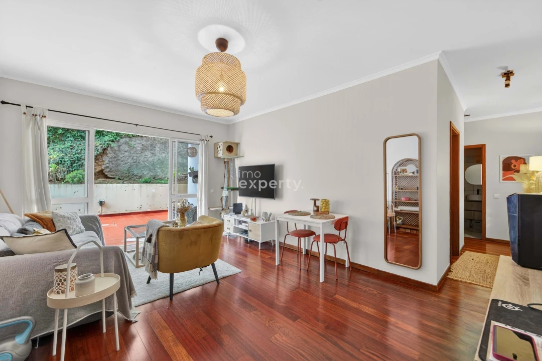 Apartamento T1 para Venda em Caniço Foto 5