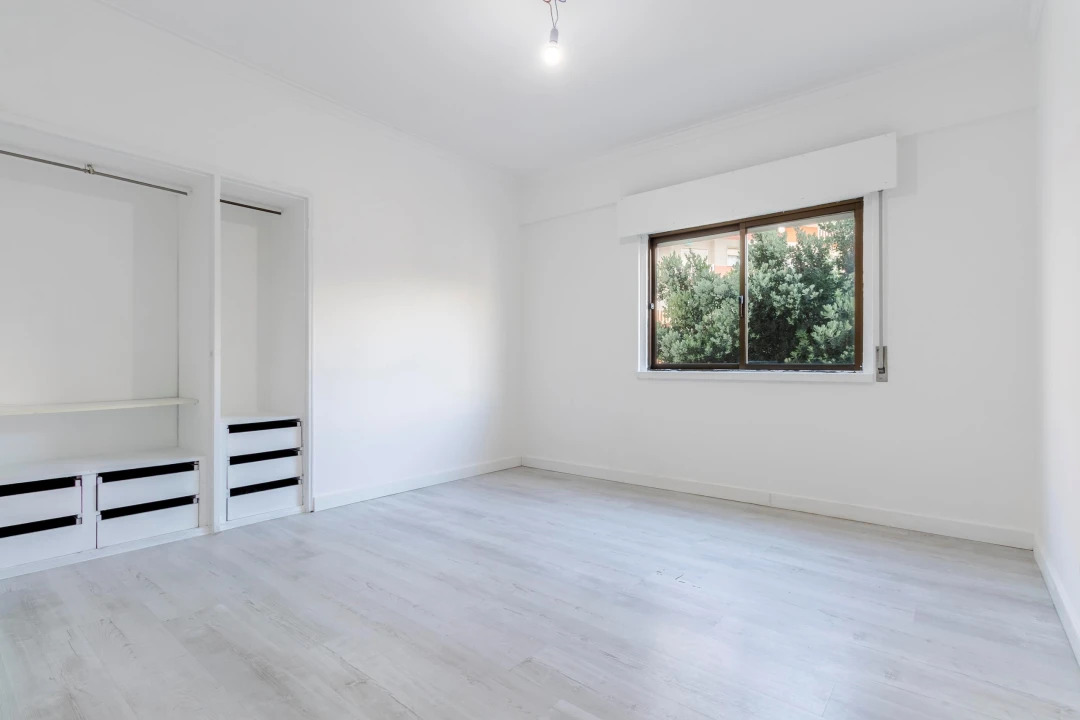 Apartamento T2 para Venda em Agualva e Mira-Sintra Foto 18