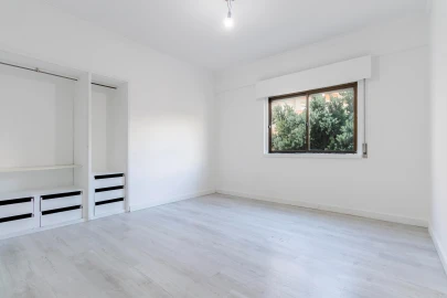 Apartamento T2 para Venda em Agualva e Mira-Sintra