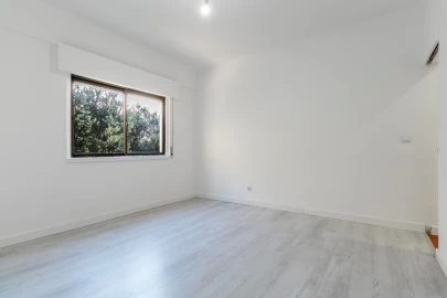 Apartamento T2 para Venda em Agualva e Mira-Sintra