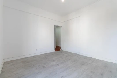 Apartamento T2 para Venda em Agualva e Mira-Sintra