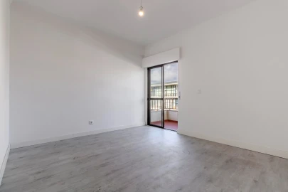 Apartamento T2 para Venda em Agualva e Mira-Sintra