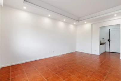 Apartamento T2 para Venda em Agualva e Mira-Sintra