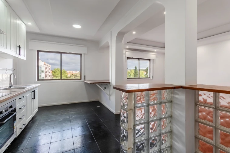 Apartamento T2 para Venda em Agualva e Mira-Sintra Foto 11