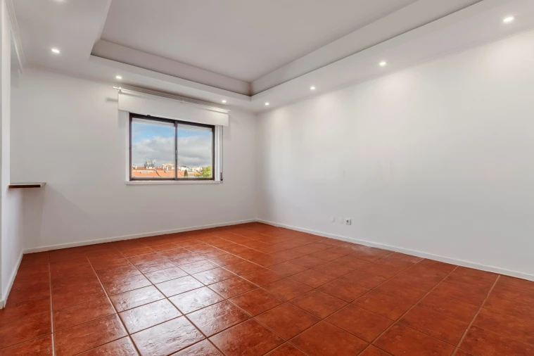 Apartamento T2 para Venda em Agualva e Mira-Sintra Foto 5