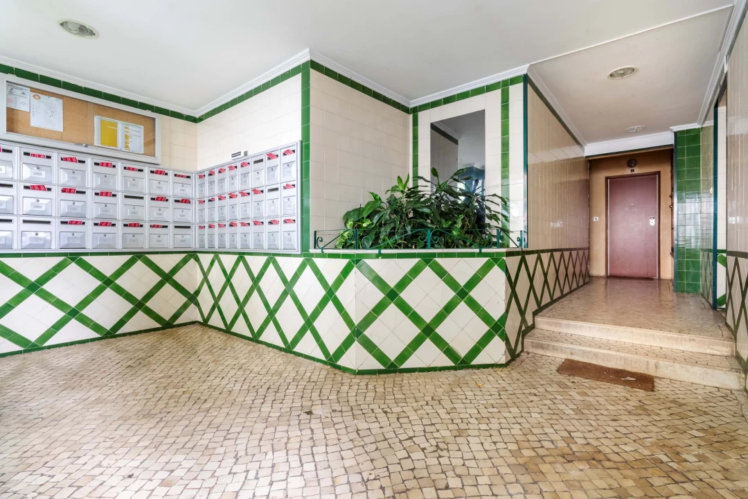 Apartamento T4 para Venda em Santo António dos Cavaleiros e Frielas Foto 3