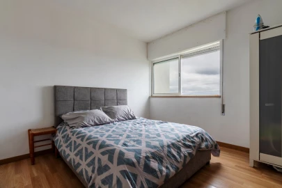 Apartamento T4 para Venda em Santo António dos Cavaleiros e Frielas