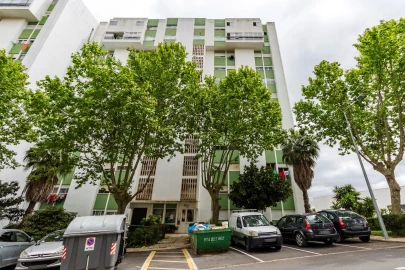 Apartamento T4 para Venda em Santo António dos Cavaleiros e Frielas