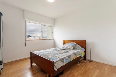 Apartamento T4 para Venda em Santo António dos Cavaleiros e Frielas