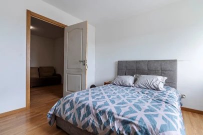 Apartamento T4 para Venda em Santo António dos Cavaleiros e Frielas