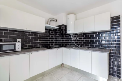 Apartamento T4 para Venda em Santo António dos Cavaleiros e Frielas