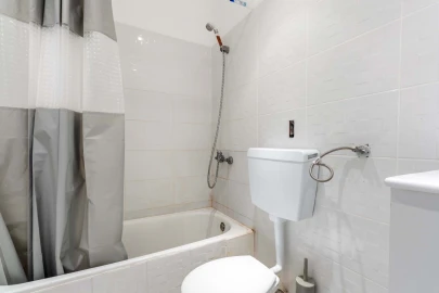 Apartamento T4 para Venda em Santo António dos Cavaleiros e Frielas