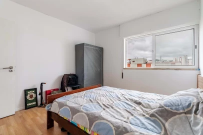 Apartamento T4 para Venda em Santo António dos Cavaleiros e Frielas