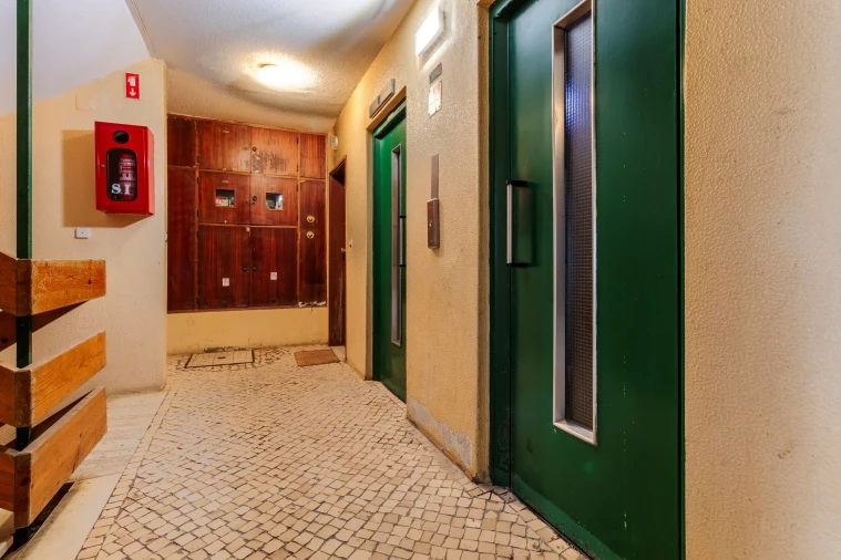 Apartamento T4 para Venda em Santo António dos Cavaleiros e Frielas Foto 4