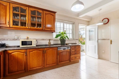 Moradia T5 para Venda em Algueirão-Mem Martins