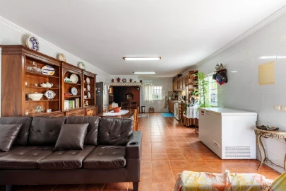 Moradia T5 para Venda em Algueirão-Mem Martins