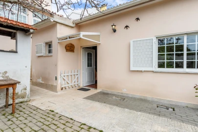 Moradia T5 para Venda em Algueirão-Mem Martins