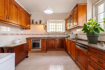 Moradia T5 para Venda em Algueirão-Mem Martins