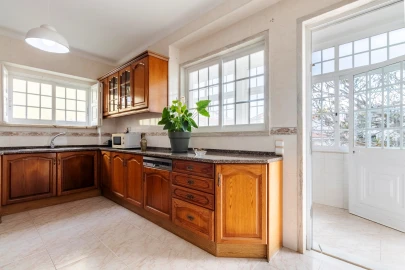 Moradia T5 para Venda em Algueirão-Mem Martins