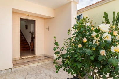 Moradia T5 para Venda em Algueirão-Mem Martins