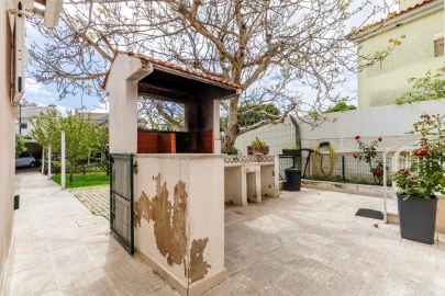 Moradia T5 para Venda em Algueirão-Mem Martins