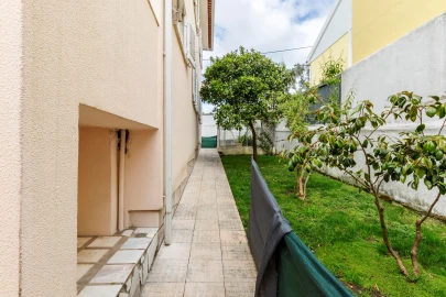 Moradia T5 para Venda em Algueirão-Mem Martins