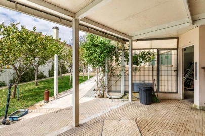 Moradia T5 para Venda em Algueirão-Mem Martins