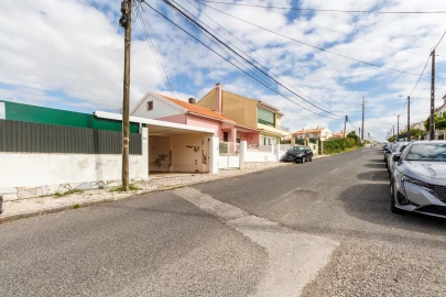 Moradia T5 para Venda em Algueirão-Mem Martins