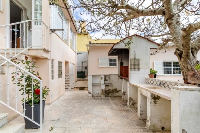 Moradia T5 para Venda em Algueirão-Mem Martins