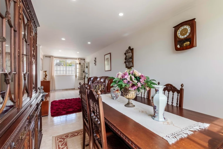 Moradia T5 para Venda em Algueirão-Mem Martins Foto 11