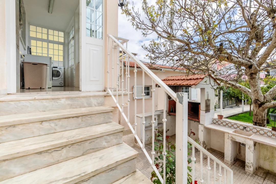 Moradia T5 para Venda em Algueirão-Mem Martins Foto 59