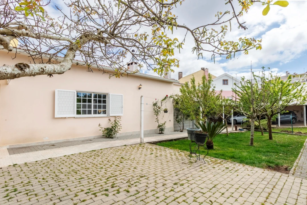 Moradia T5 para Venda em Algueirão-Mem Martins Foto 79