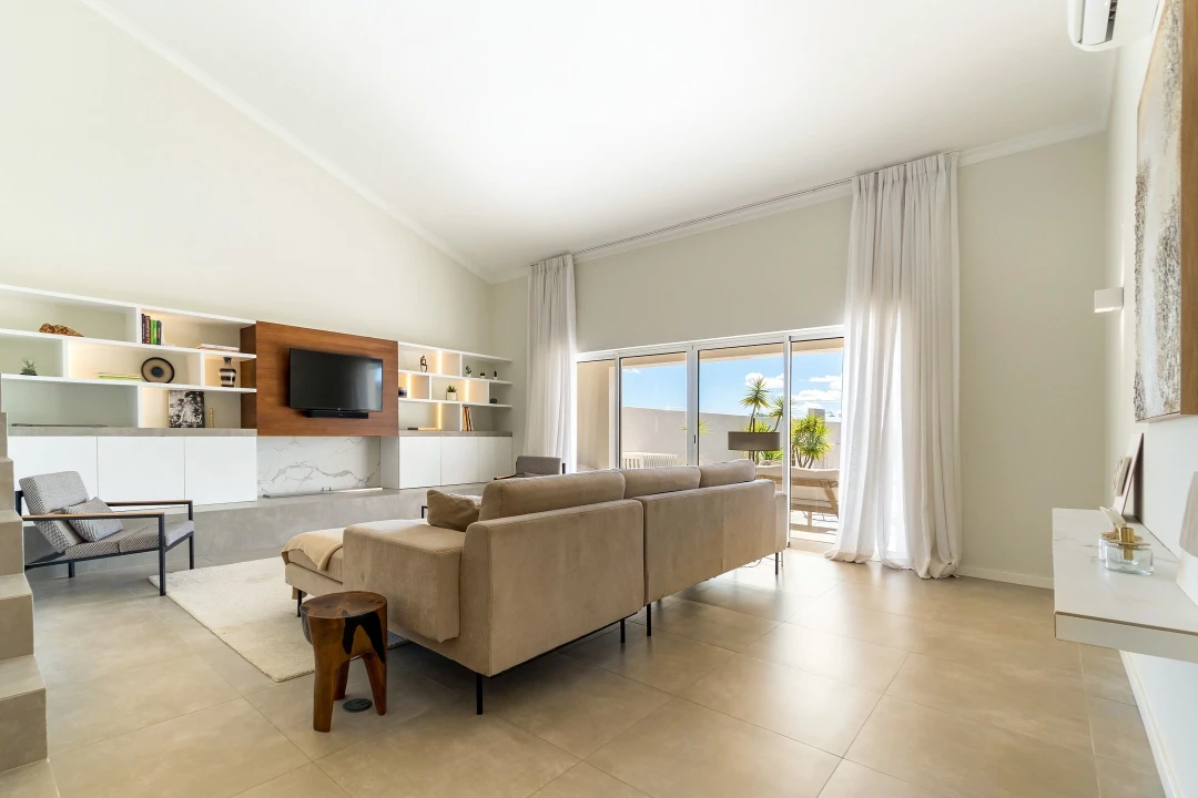 Moradia T4 para Venda em Quarteira Foto 2