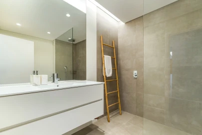 Moradia T4 para Venda em Quarteira