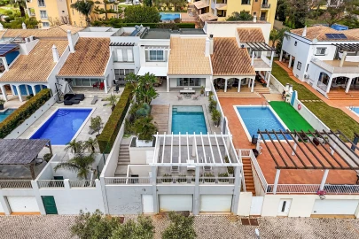 Moradia T4 para Venda em Quarteira