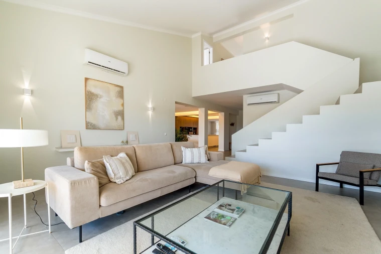 Moradia T4 para Venda em Quarteira Foto 4