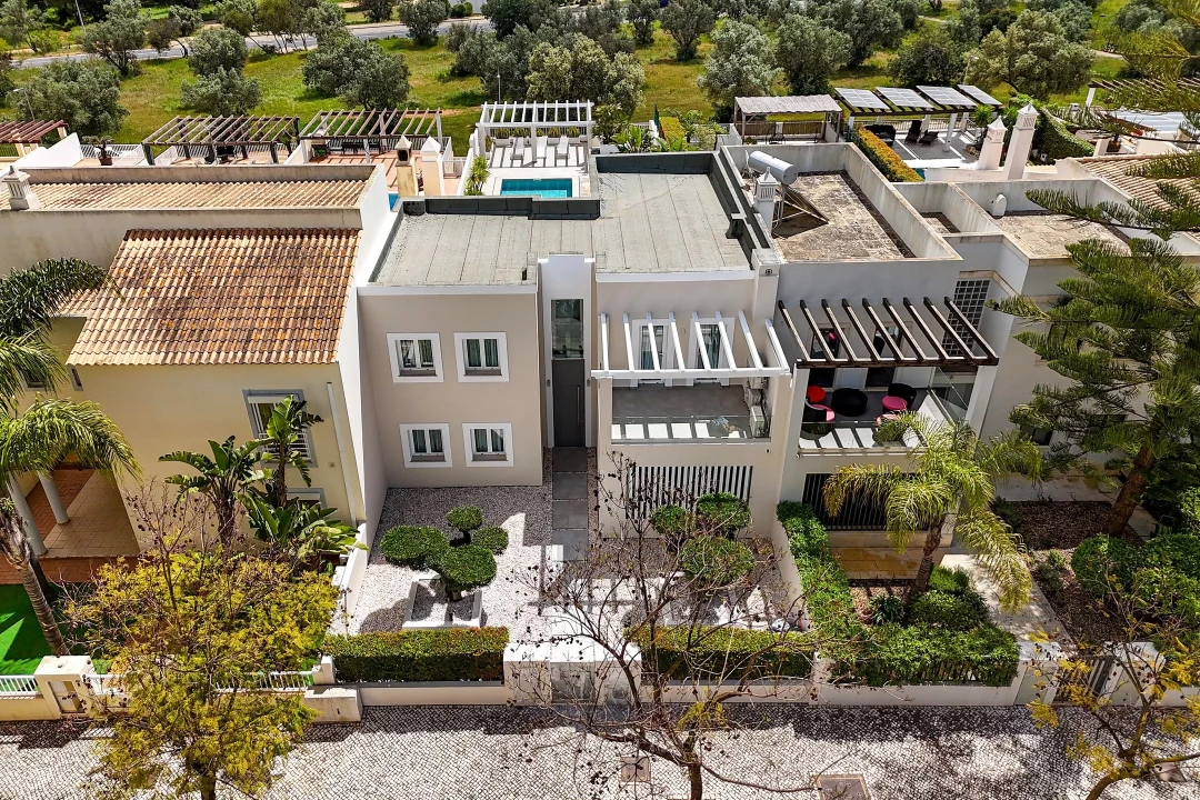 Moradia T4 para Venda em Quarteira Foto 31