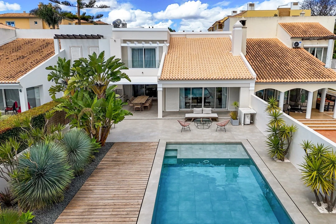 Moradia T4 para Venda em Quarteira Foto 33