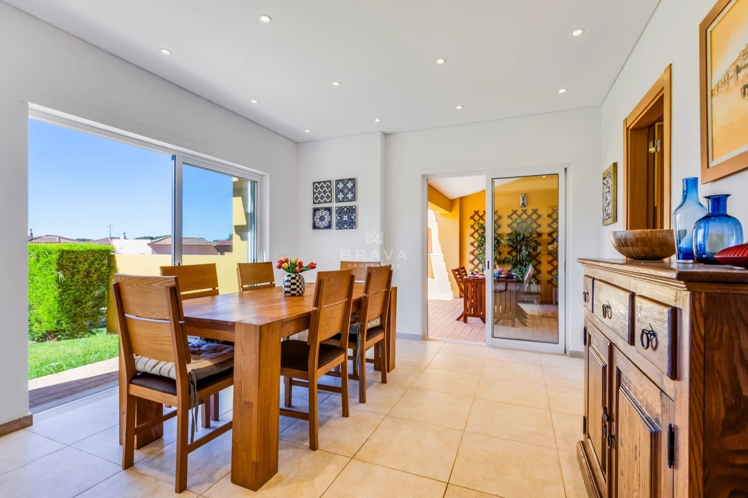 Moradia T3 para Venda em Quarteira Foto 4