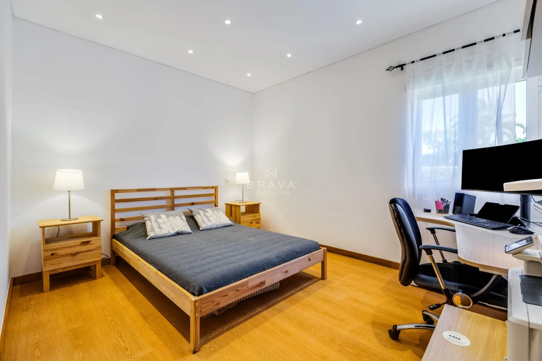 Moradia T3 para Venda em Quarteira Foto 12