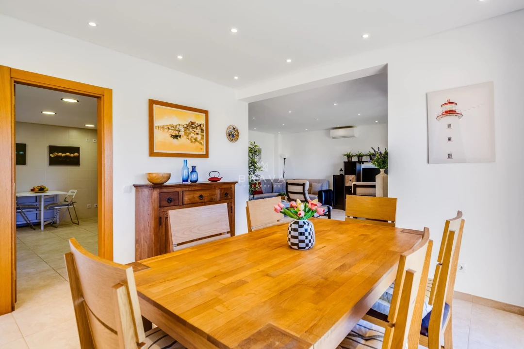 Moradia T3 para Venda em Quarteira Foto 3